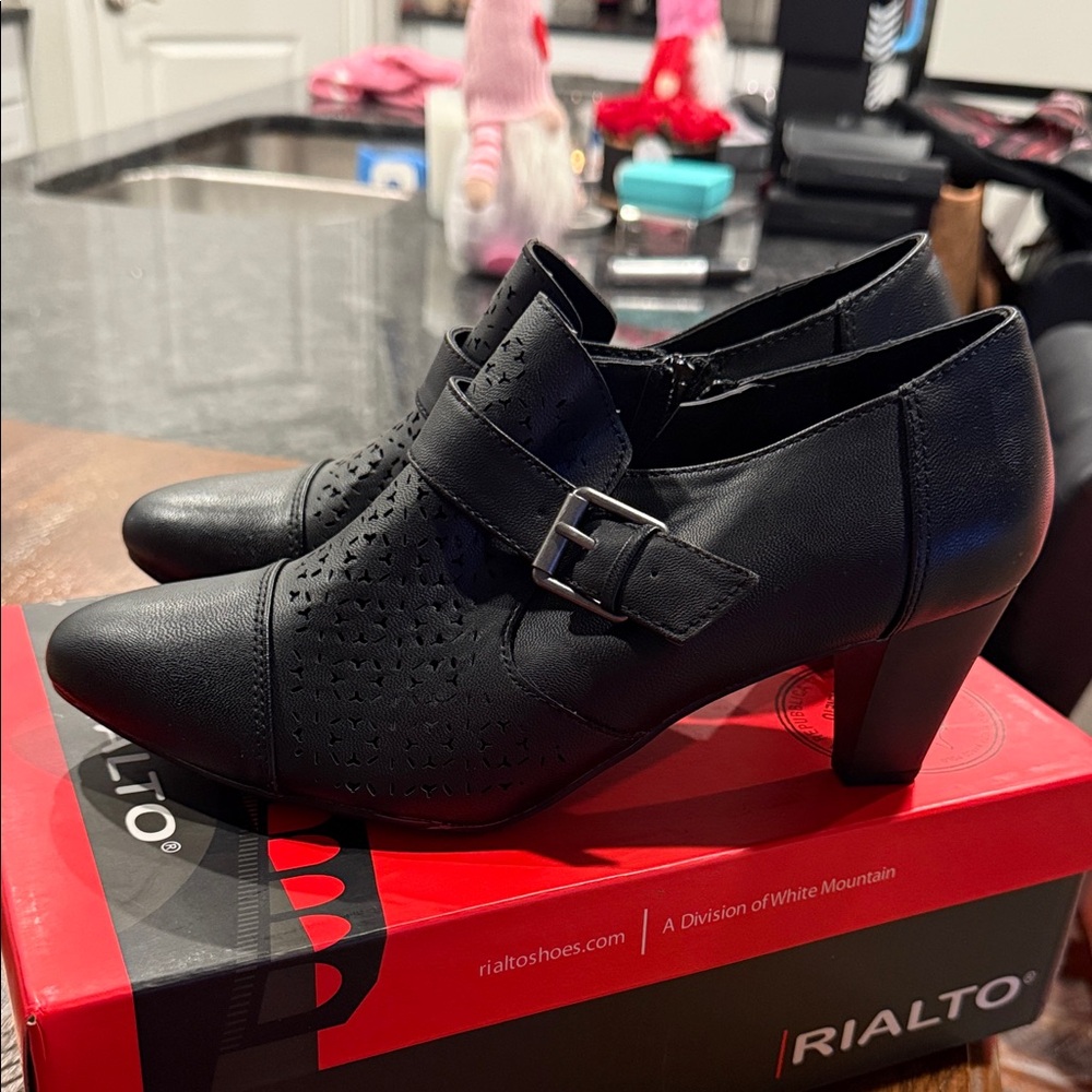 Rialto Women's Black Heeled Boots